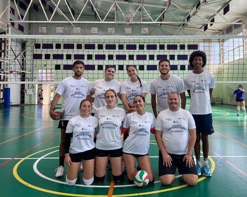 Integrantes del equipo ganador de la categoría de voleibol mixto. Foto: M. Robayna