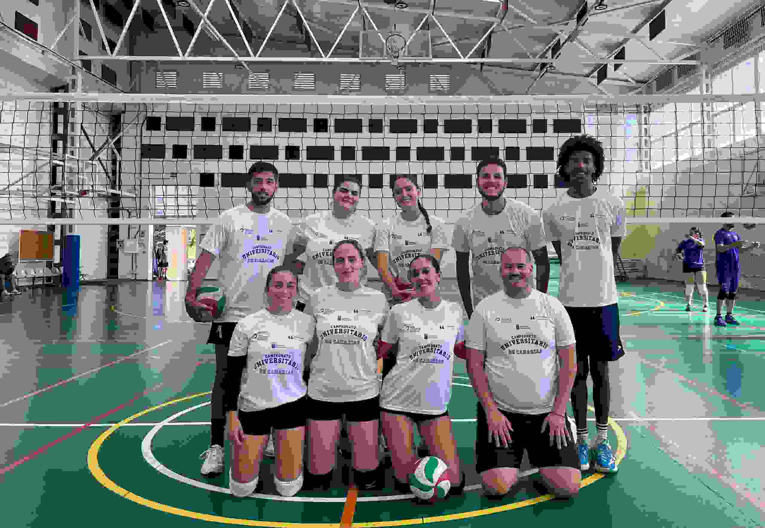 Integrantes del equipo ganador de la categoría de voleibol mixto. Foto: M. Robayna